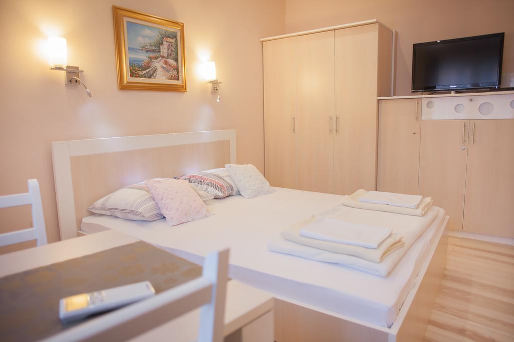 Apartment Barbara - Bojana Sibenik Bagian luar foto