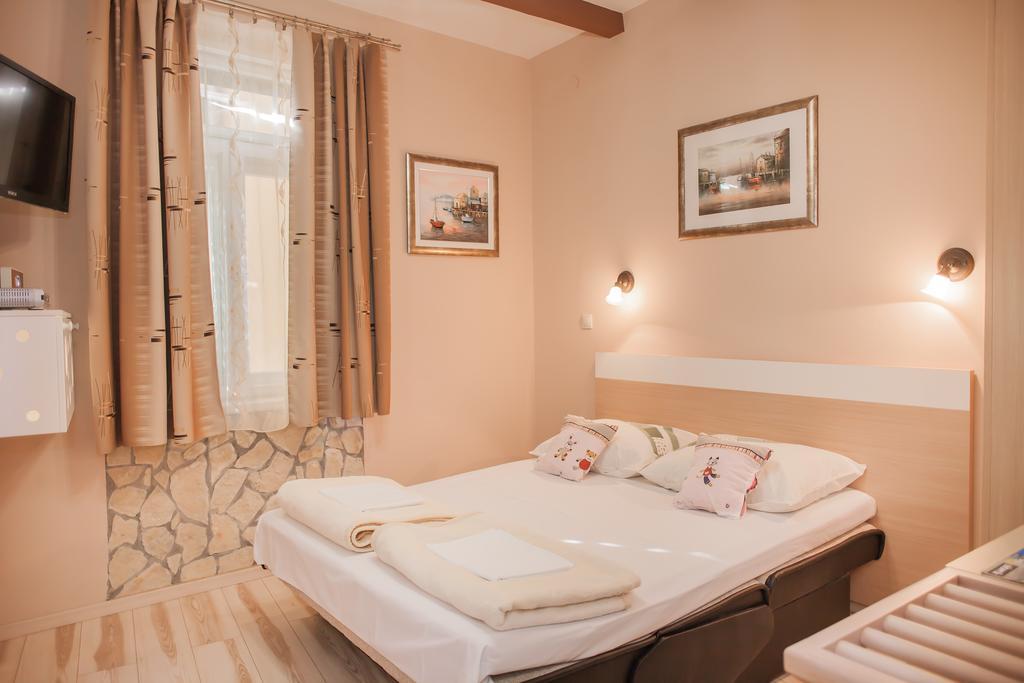 Apartment Barbara - Bojana Sibenik Bagian luar foto